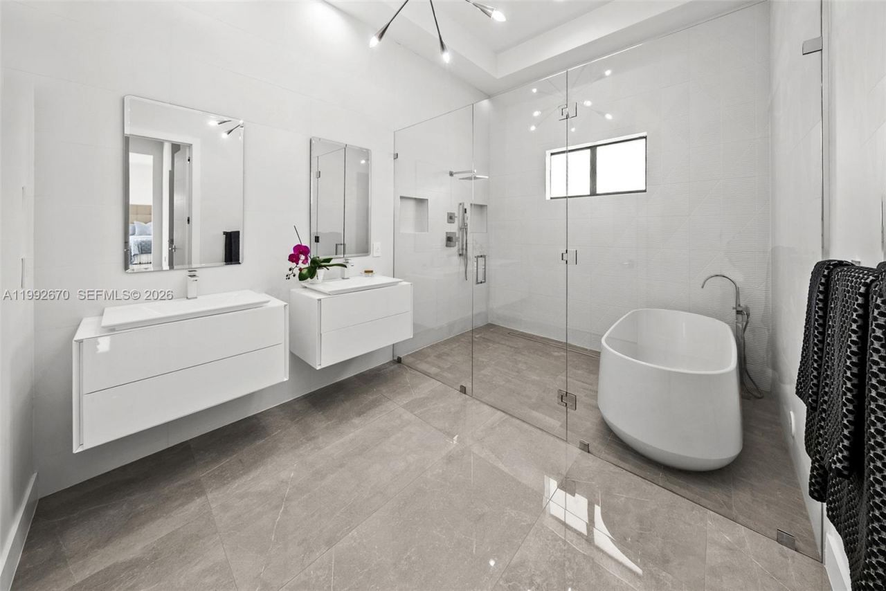 17950 SW 192nd St , Miami, FL 33187 Photo