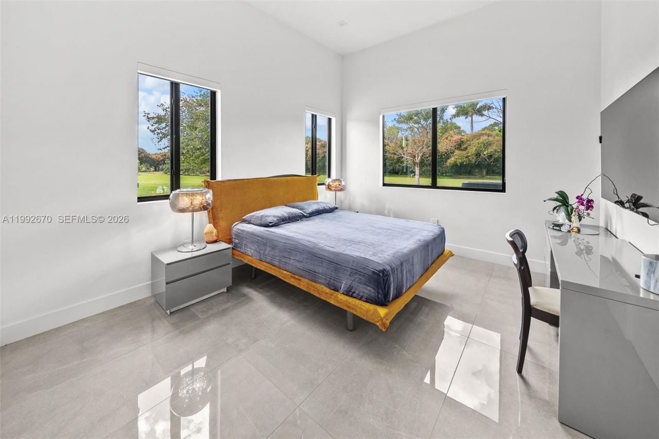 17950 SW 192nd St , Miami, FL 33187 Photo