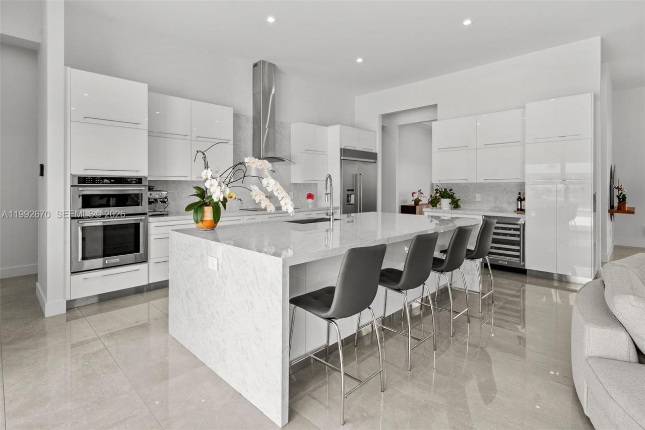 17950 SW 192nd St , Miami, FL 33187 Photo