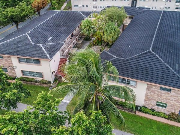 1250 S Alhambra Cir, Unit 12A, Coral Gables, FL 33146