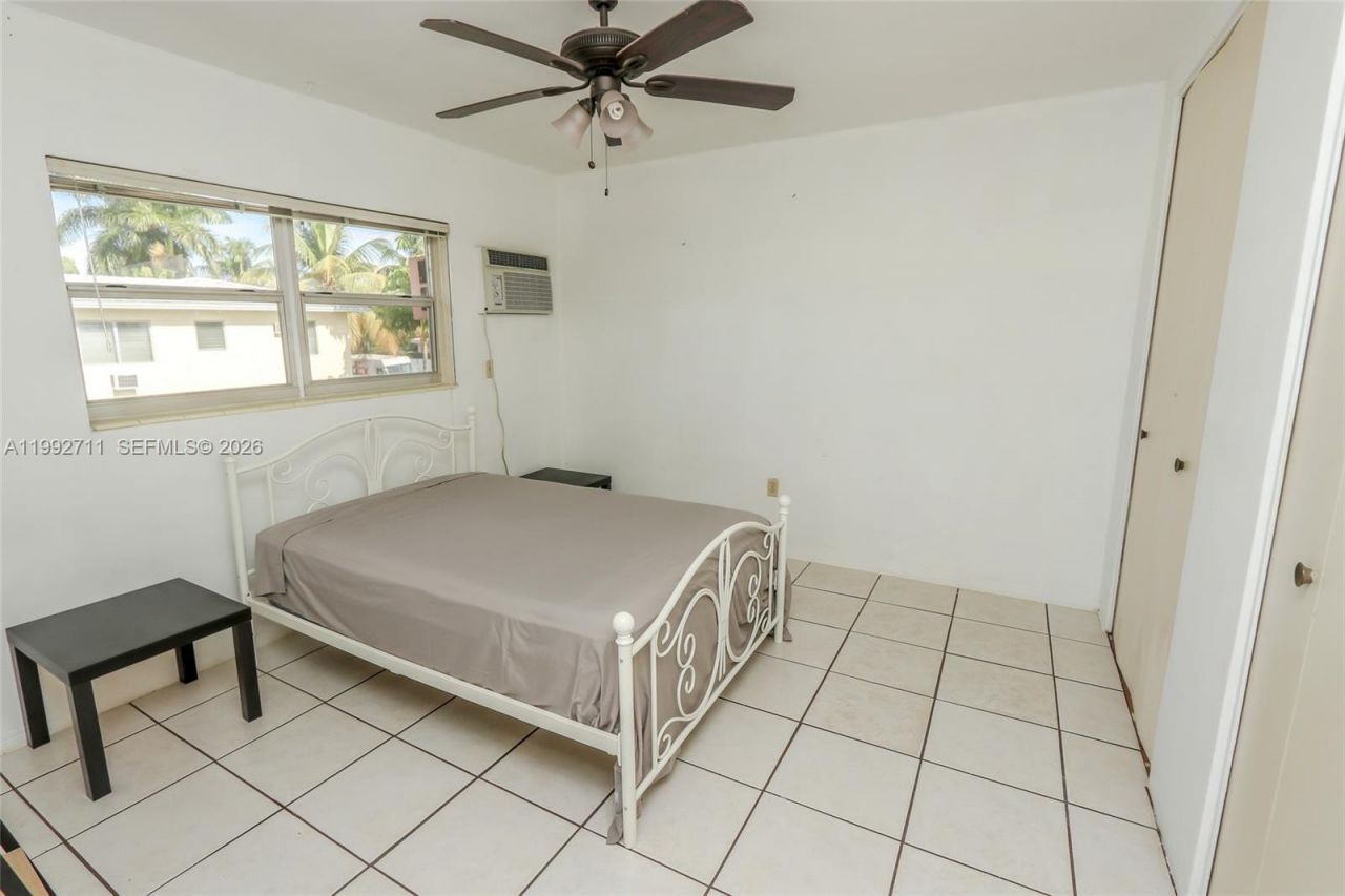1250 S Alhambra Cir, Unit 12A, Coral Gables, FL 33146 Photo