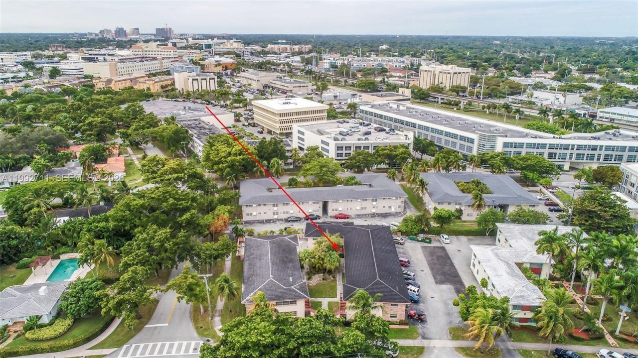 1250 S Alhambra Cir, Unit 12A, Coral Gables, FL 33146 Photo