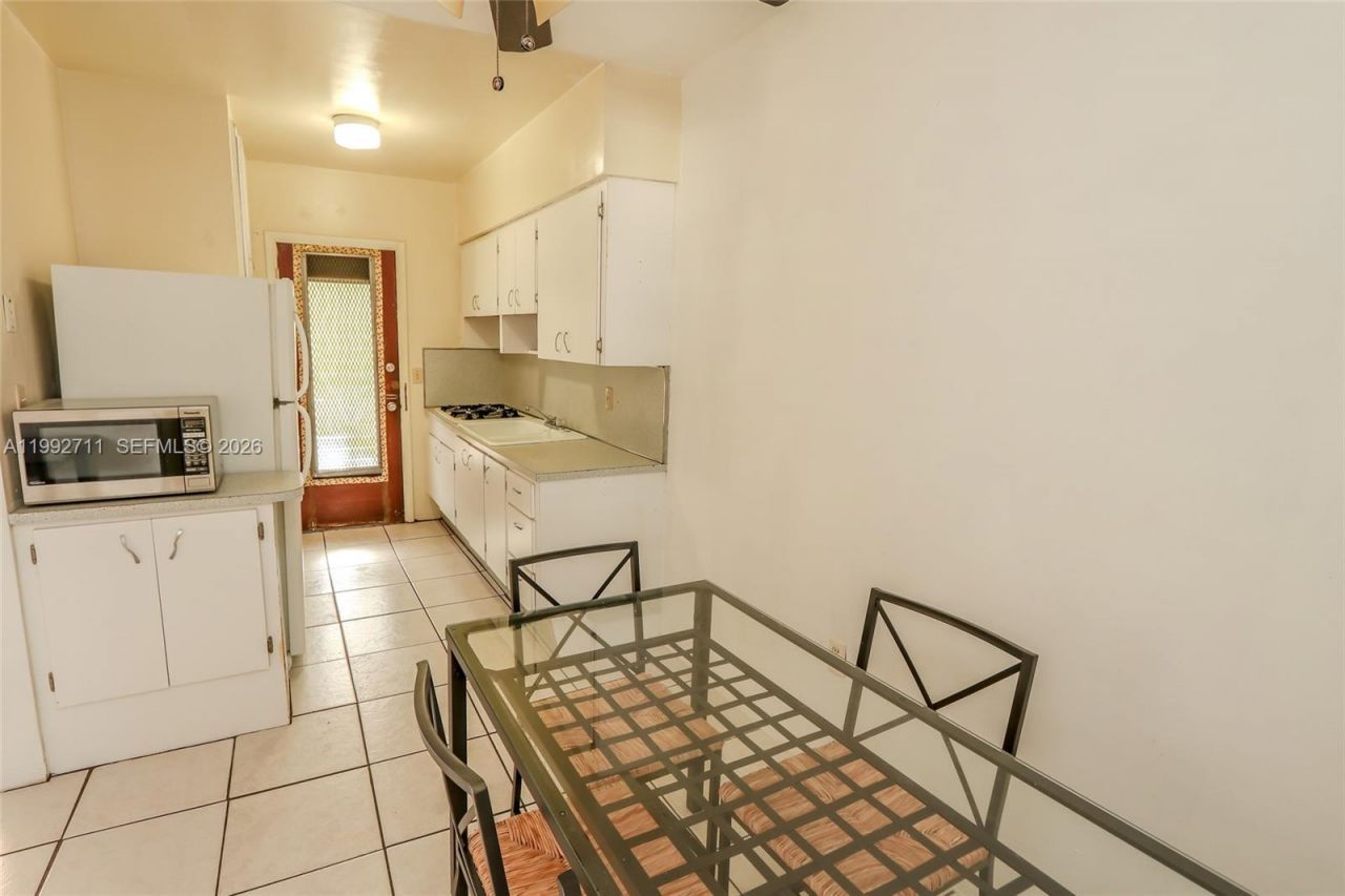 1250 S Alhambra Cir, Unit 12A, Coral Gables, FL 33146 Photo