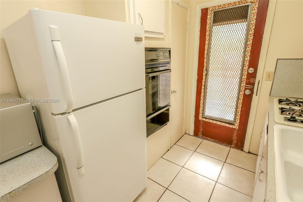 1250 S Alhambra Cir, Unit 12A, Coral Gables, FL 33146 Photo