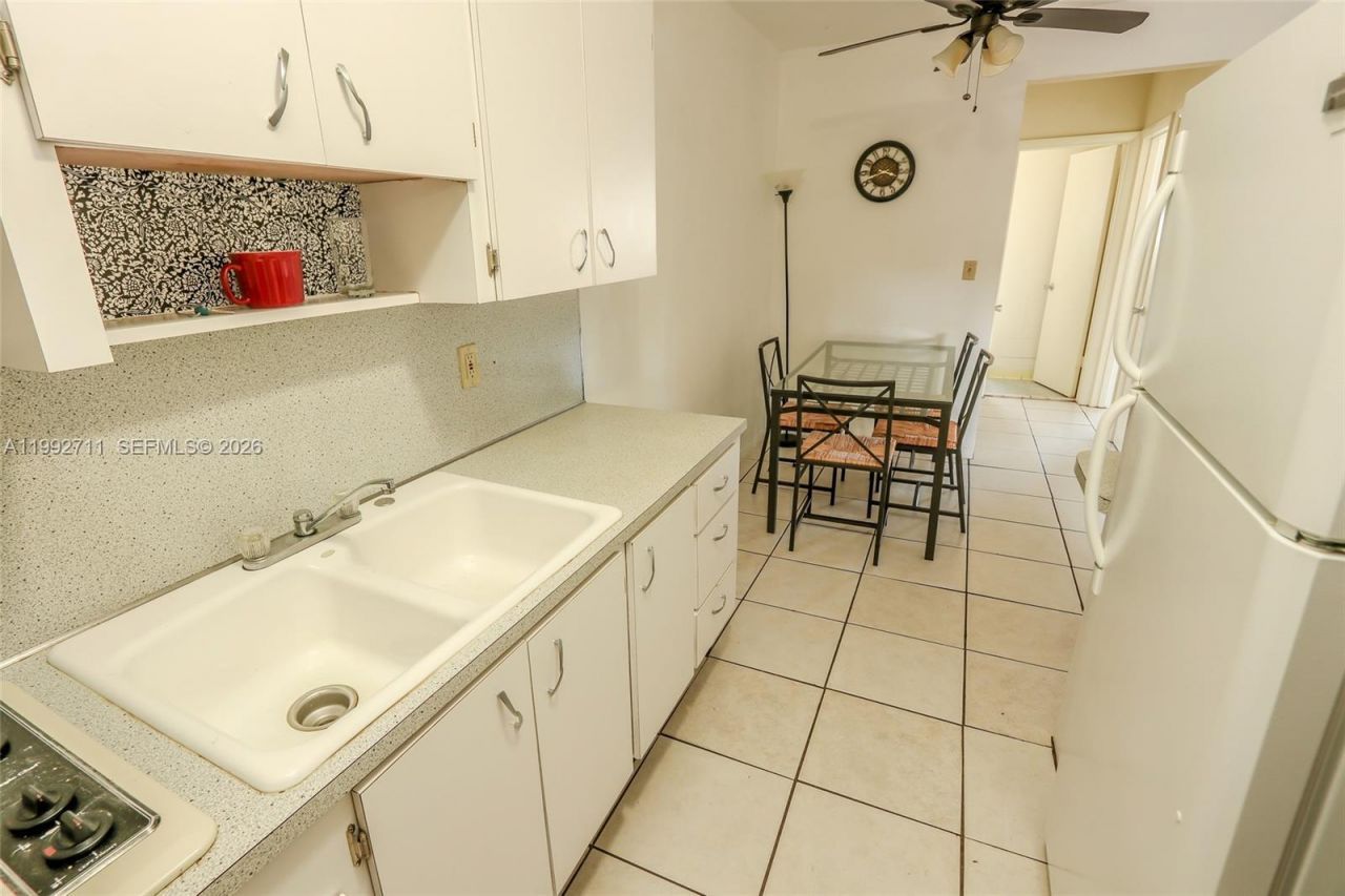 1250 S Alhambra Cir, Unit 12A, Coral Gables, FL 33146 Photo