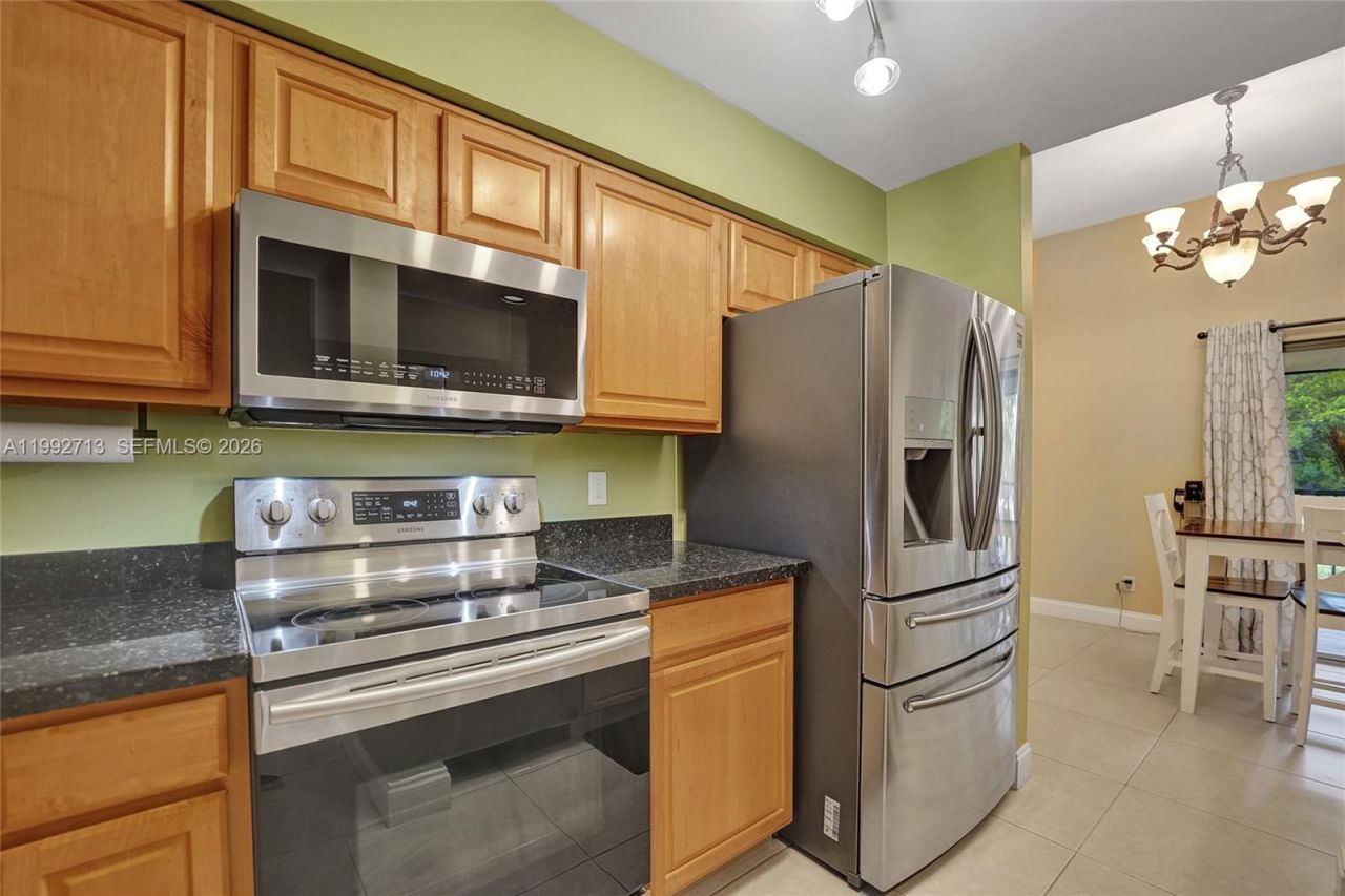 8119 NW 17th Mnr , Unit 8119, Plantation, FL 33322 Photo