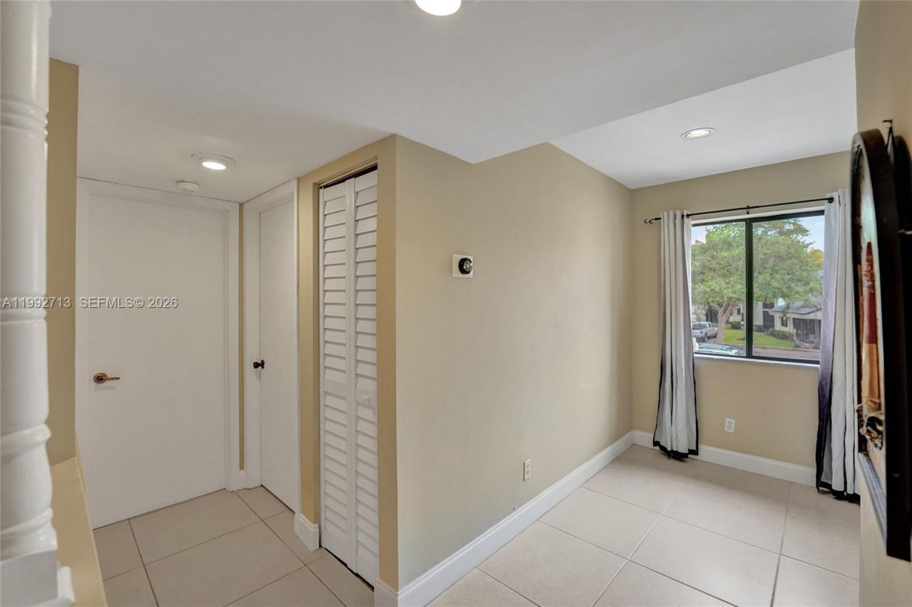 8119 NW 17th Mnr , Unit 8119, Plantation, FL 33322 Photo