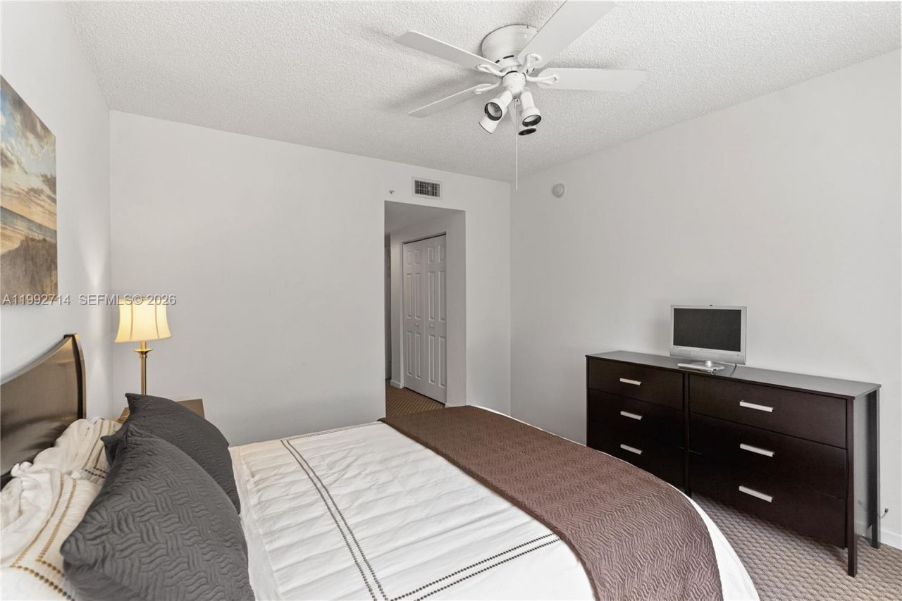 17100 N Bay Rd , Unit 1301, Sunny Isles Beach, FL 33160 Photo