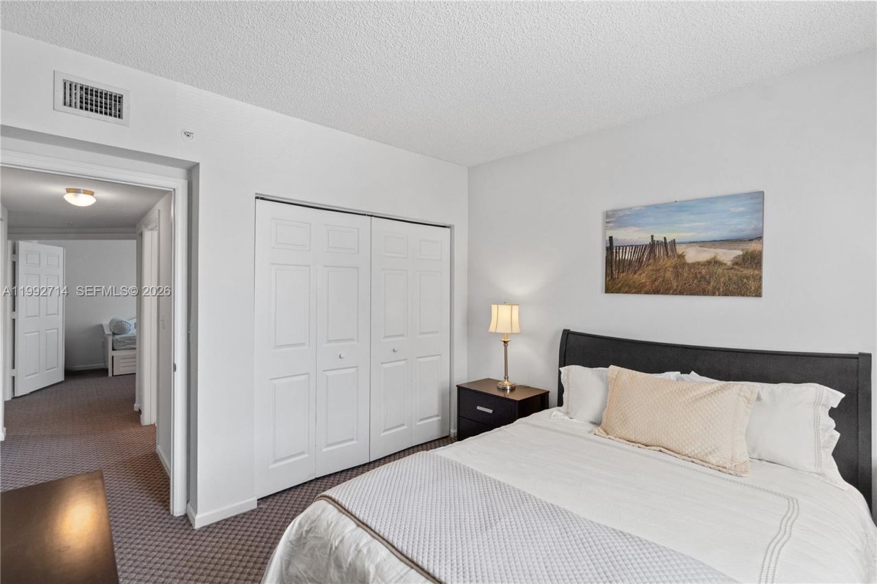 17100 N Bay Rd , Unit 1301, Sunny Isles Beach, FL 33160 Photo