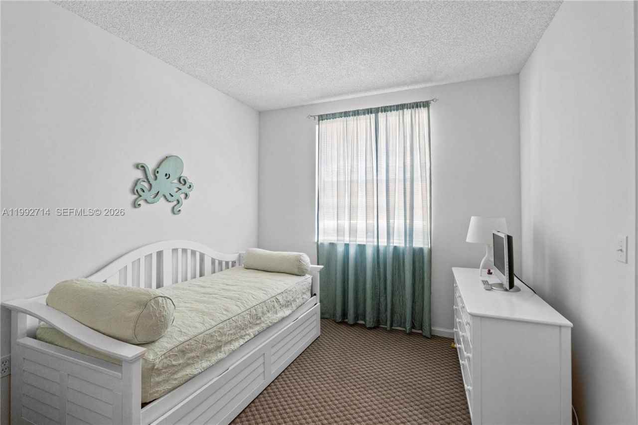 17100 N Bay Rd , Unit 1301, Sunny Isles Beach, FL 33160 Photo