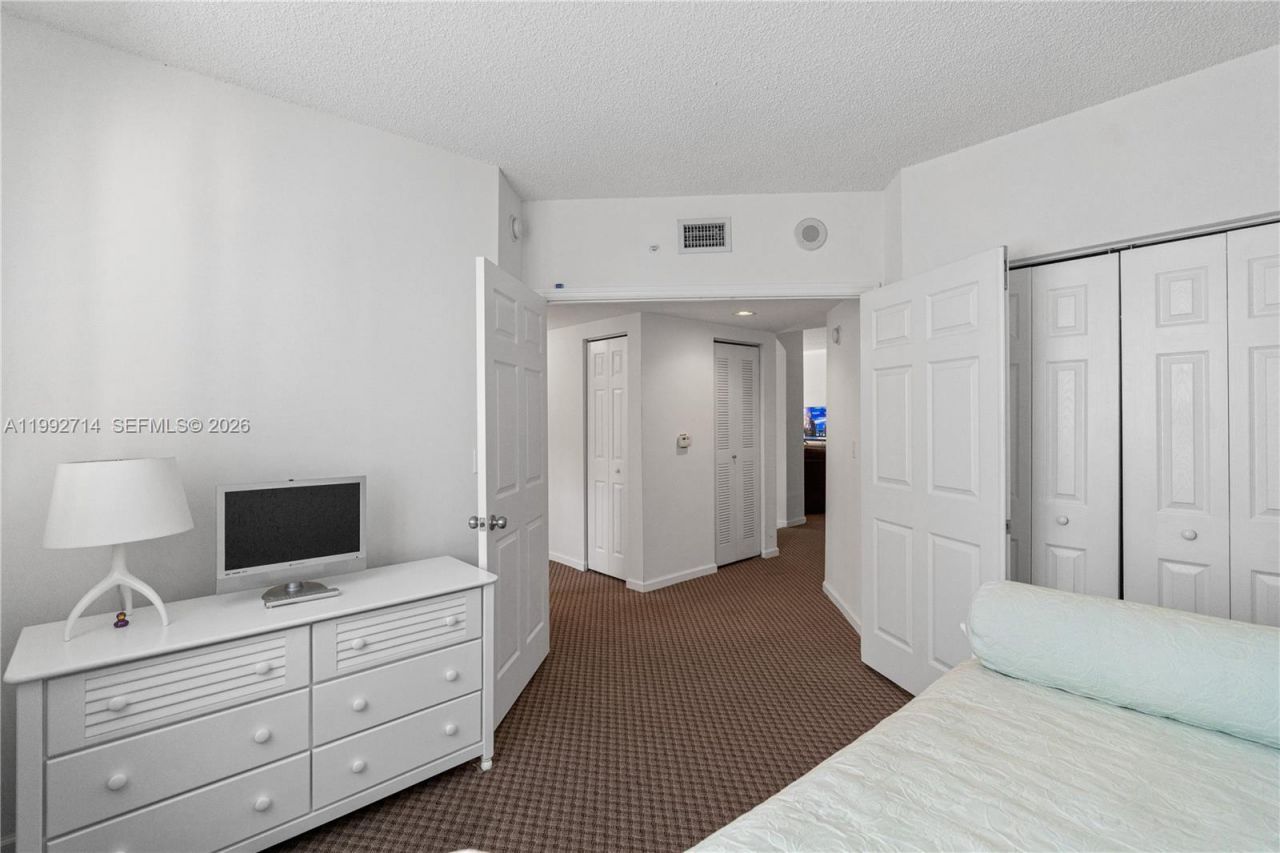 17100 N Bay Rd , Unit 1301, Sunny Isles Beach, FL 33160 Photo