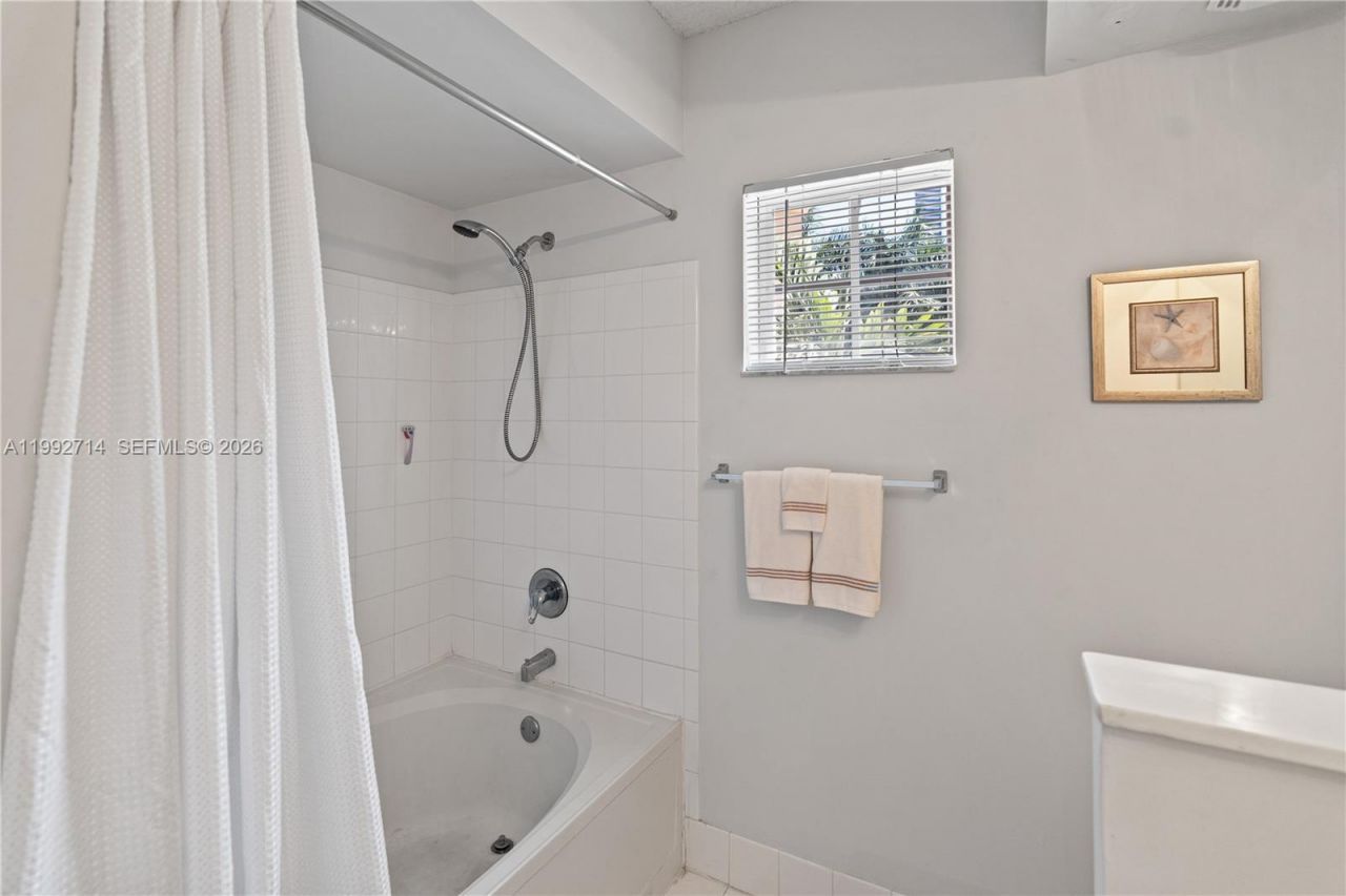 17100 N Bay Rd , Unit 1301, Sunny Isles Beach, FL 33160 Photo