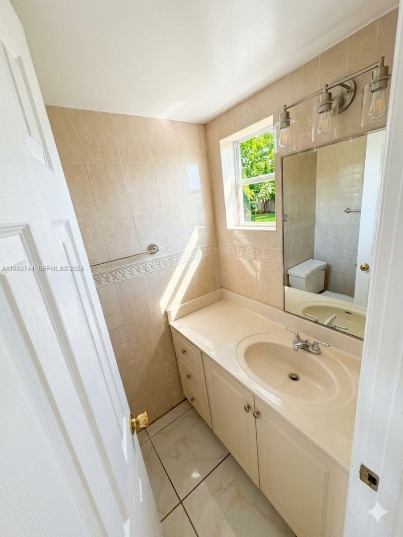 19051 NE 2nd Ave, Unit 1503, Miami, FL 33179 Photo