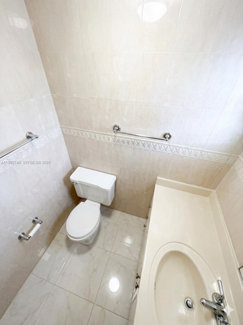 19051 NE 2nd Ave, Unit 1503, Miami, FL 33179 Photo