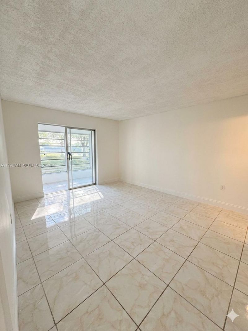 19051 NE 2nd Ave, Unit 1503, Miami, FL 33179 Photo