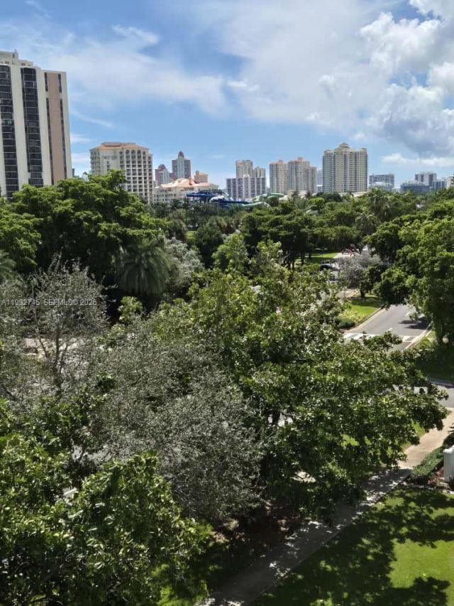 20400 W Country Club Dr , Unit 605, Aventura, FL 33180 Photo