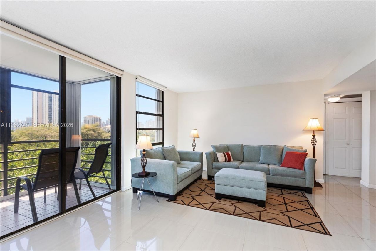 20400 W Country Club Dr, Unit 605, Aventura, FL 33180 Photo