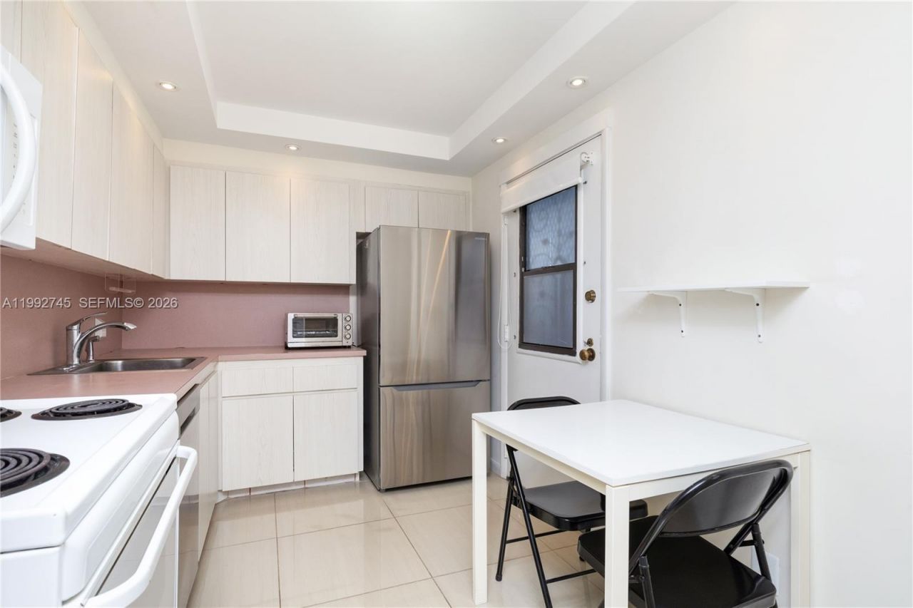 20400 W Country Club Dr, Unit 605, Aventura, FL 33180 Photo