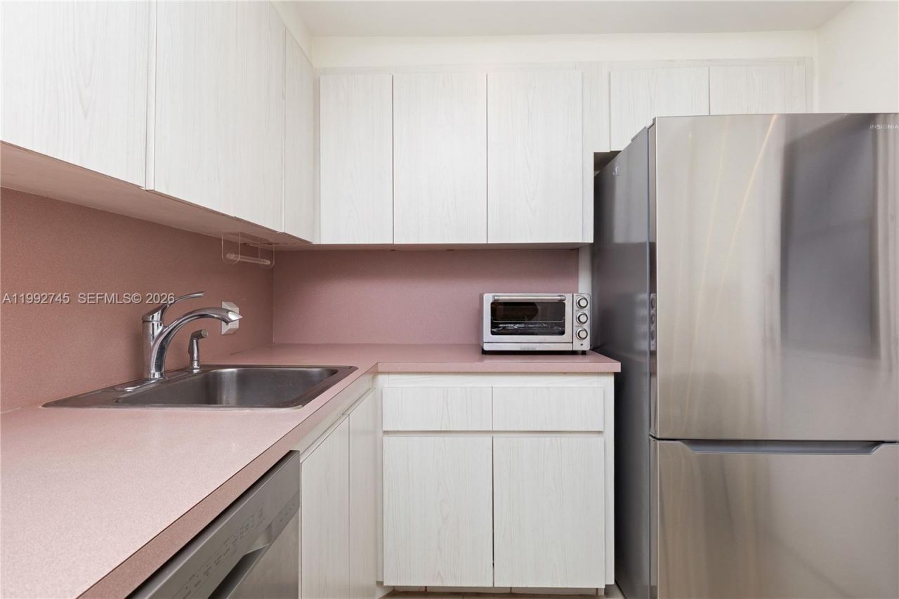 20400 W Country Club Dr, Unit 605, Aventura, FL 33180 Photo