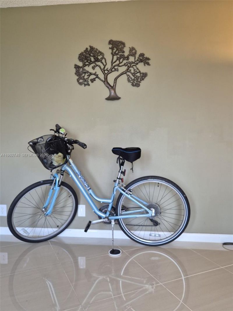 20400 W Country Club Dr , Unit 605, Aventura, FL 33180 Photo