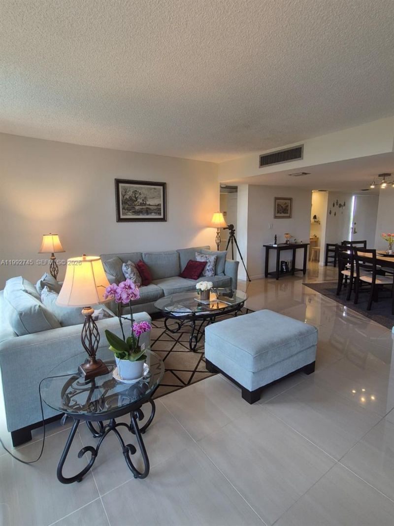 20400 W Country Club Dr , Unit 605, Aventura, FL 33180 Photo