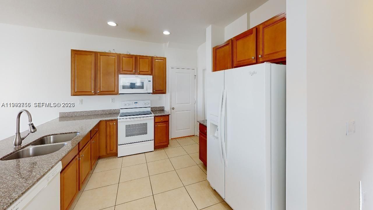 460 NE 194th Ter , Unit 460, Miami, FL 33179 Photo