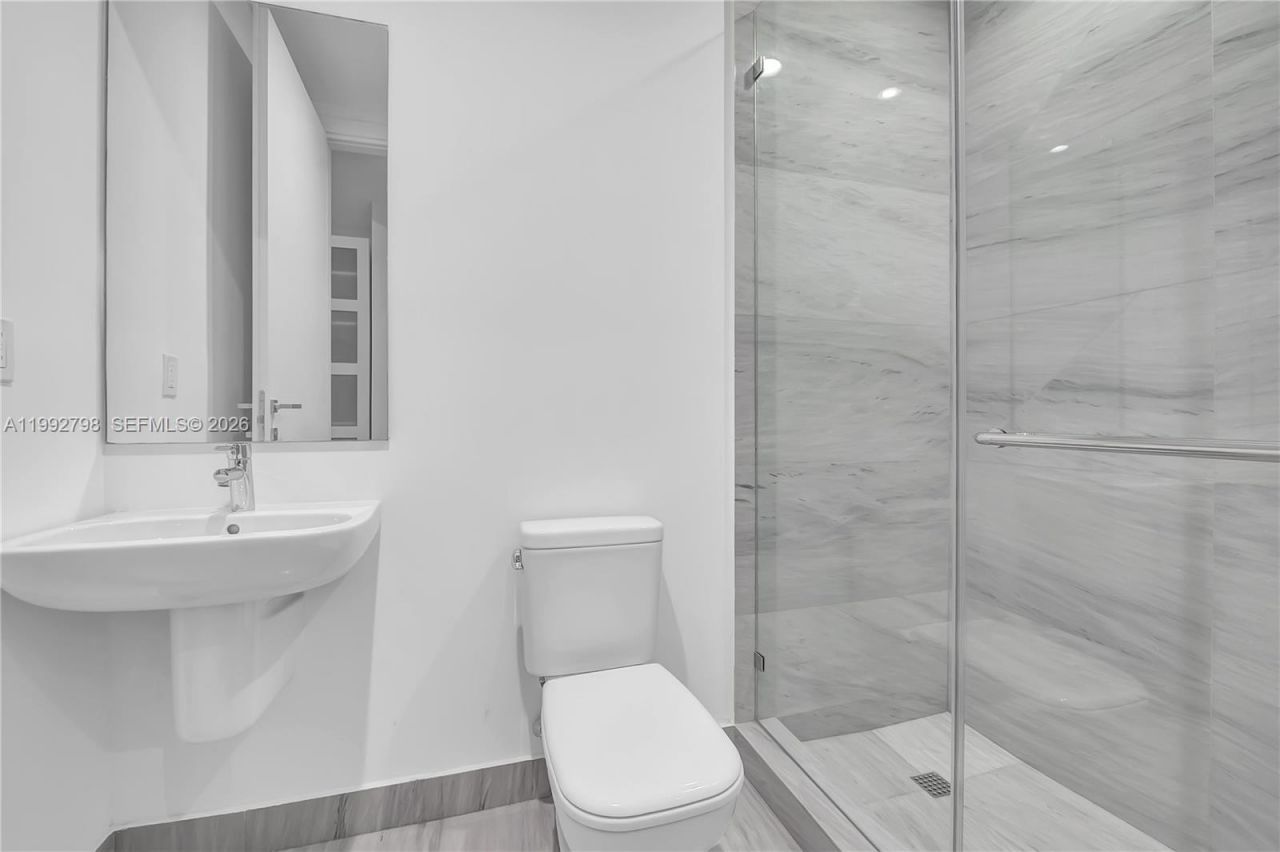3300 NE 188th St, Unit 615, Aventura, FL 33180 Photo