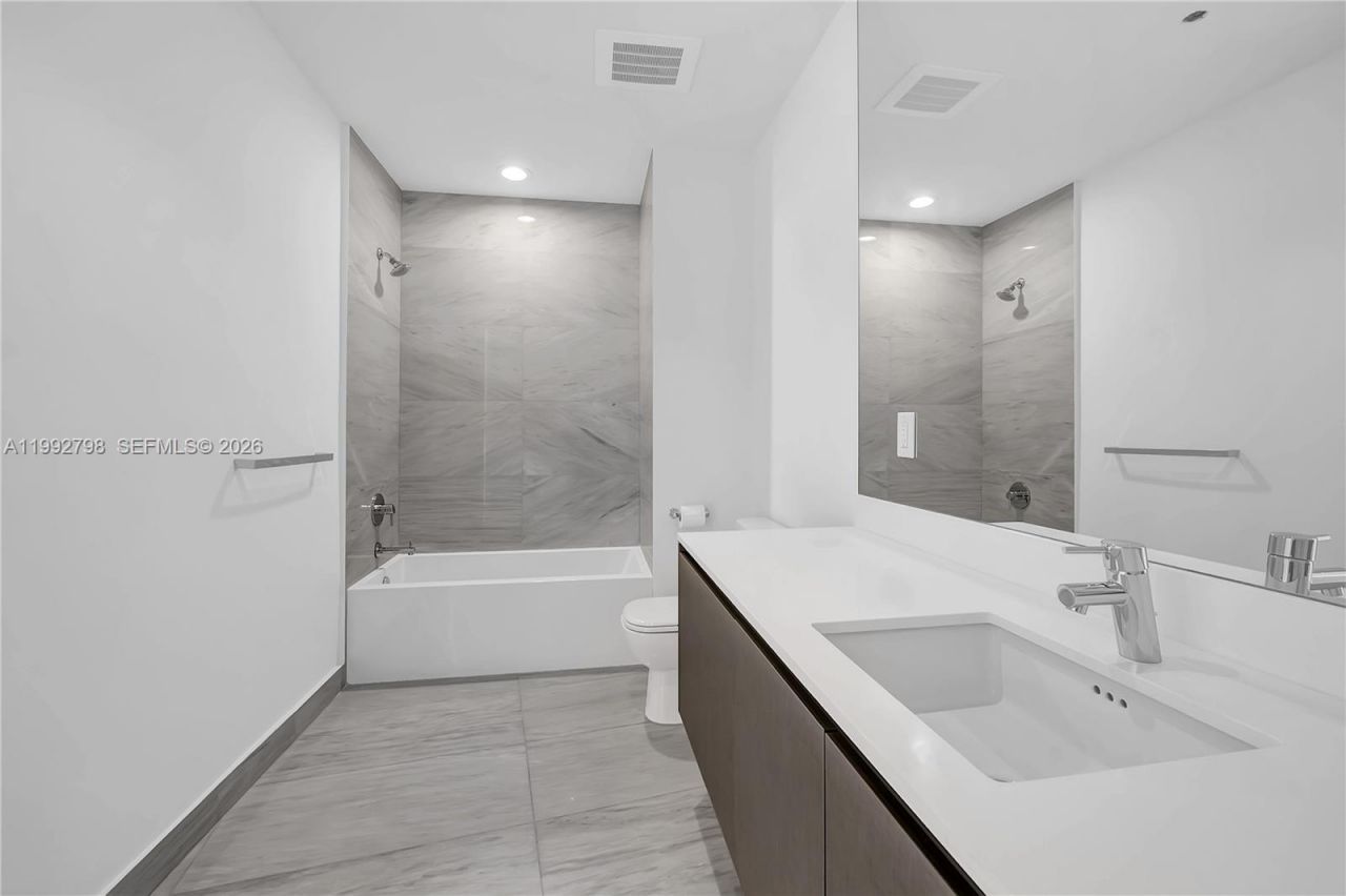 3300 NE 188th St, Unit 615, Aventura, FL 33180 Photo