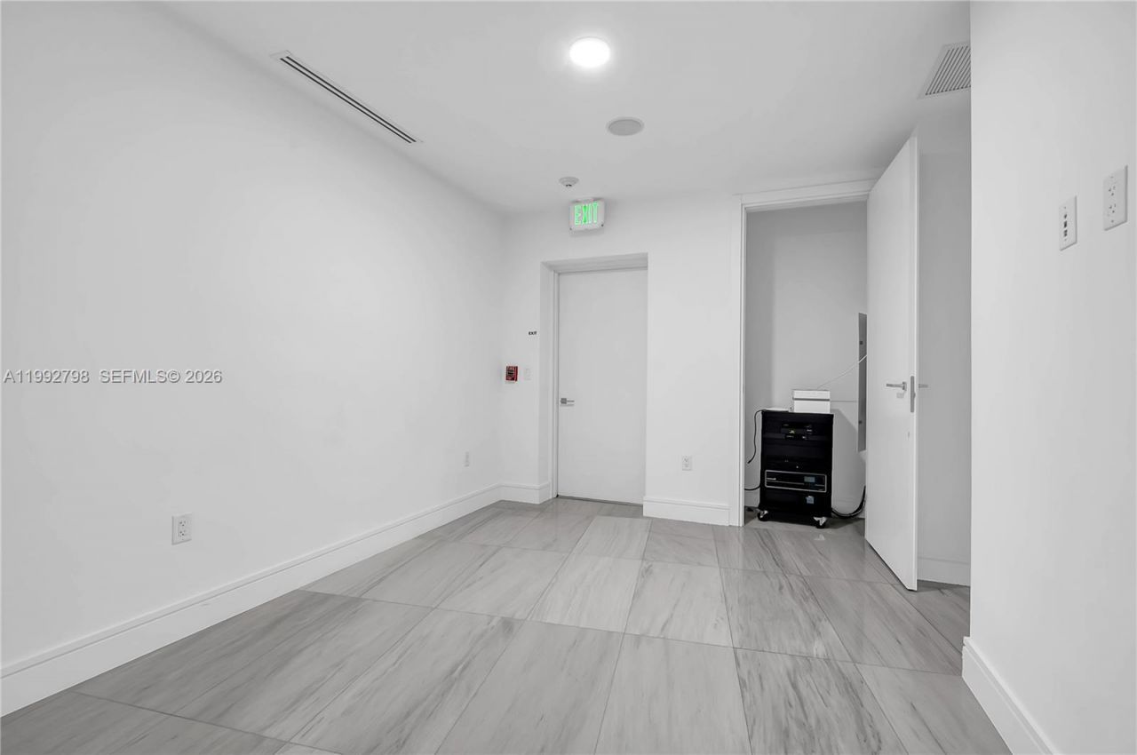 3300 NE 188th St, Unit 615, Aventura, FL 33180 Photo