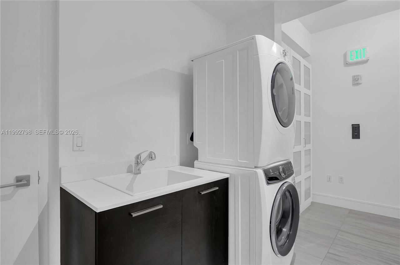 3300 NE 188th St, Unit 615, Aventura, FL 33180 Photo
