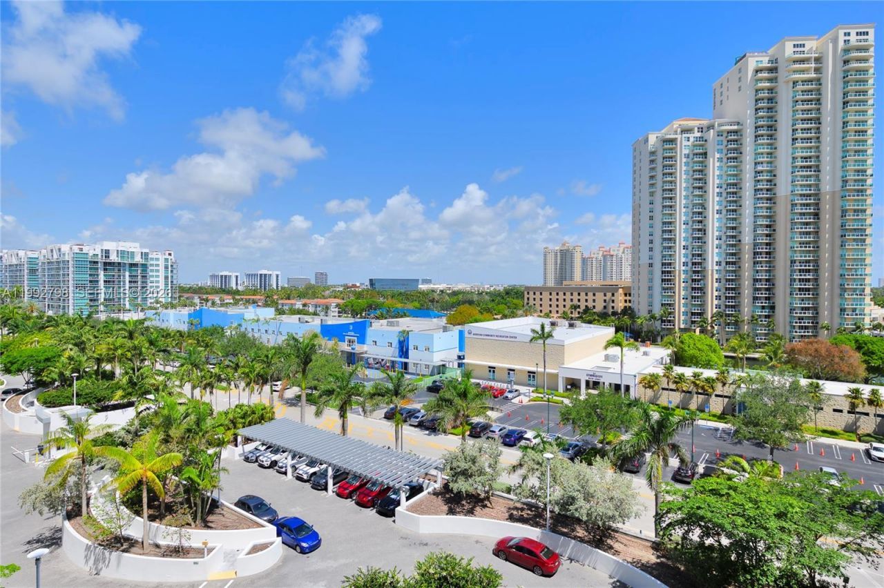 3300 NE 188th St, Unit 615, Aventura, FL 33180 Photo