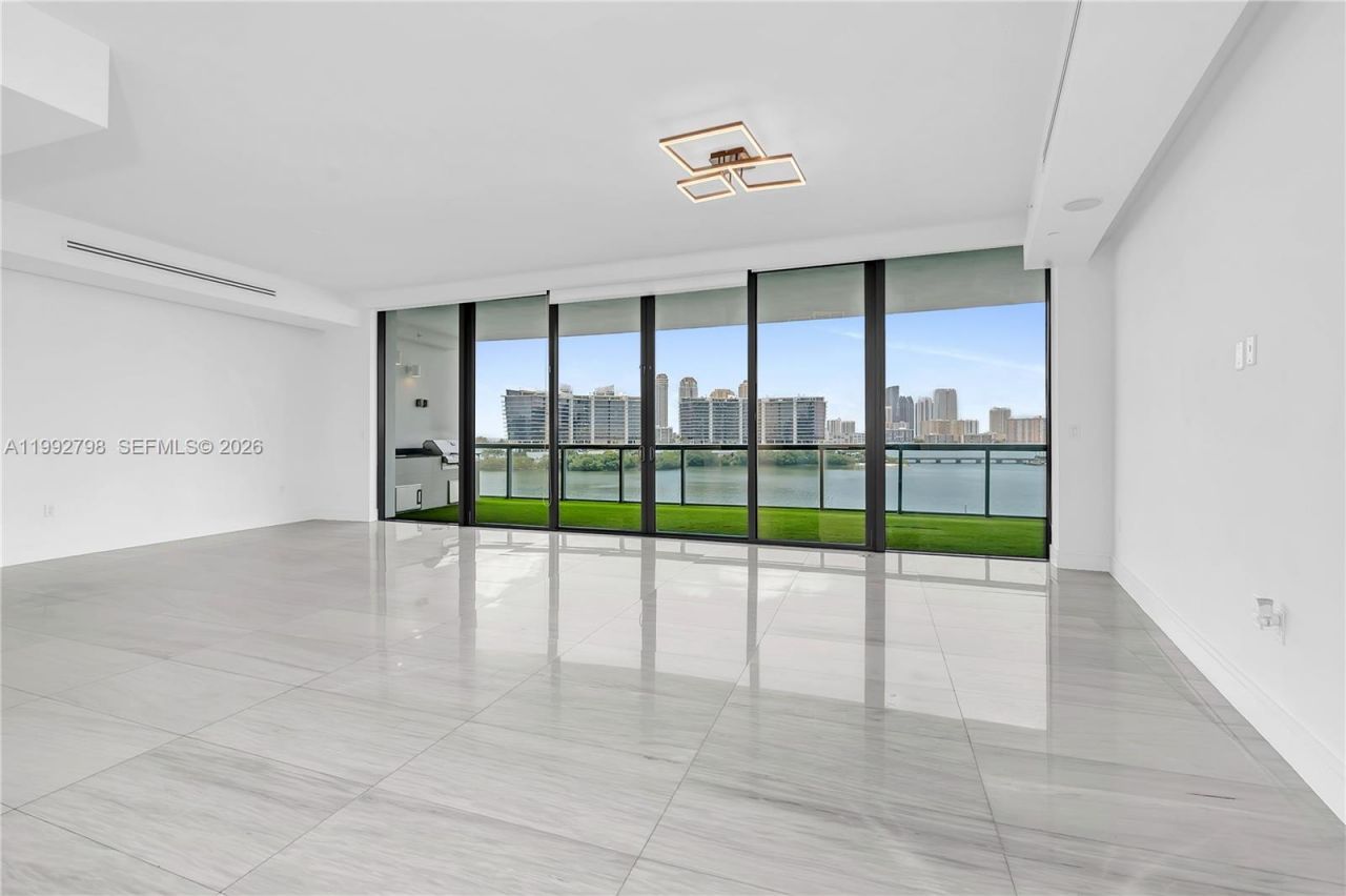 3300 NE 188th St, Unit 615, Aventura, FL 33180 Photo