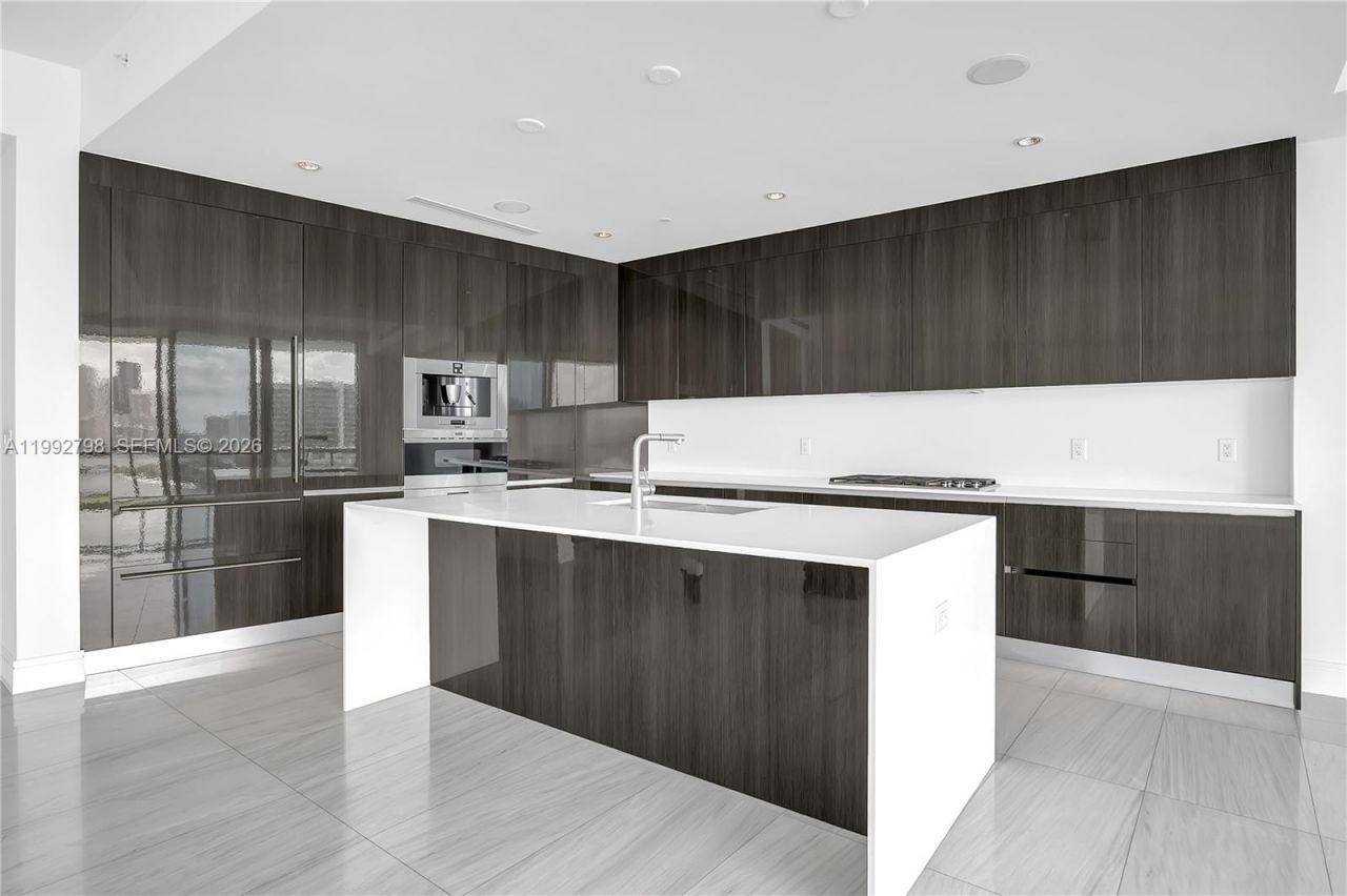 3300 NE 188th St , Unit 615, Aventura, FL 33180 Photo