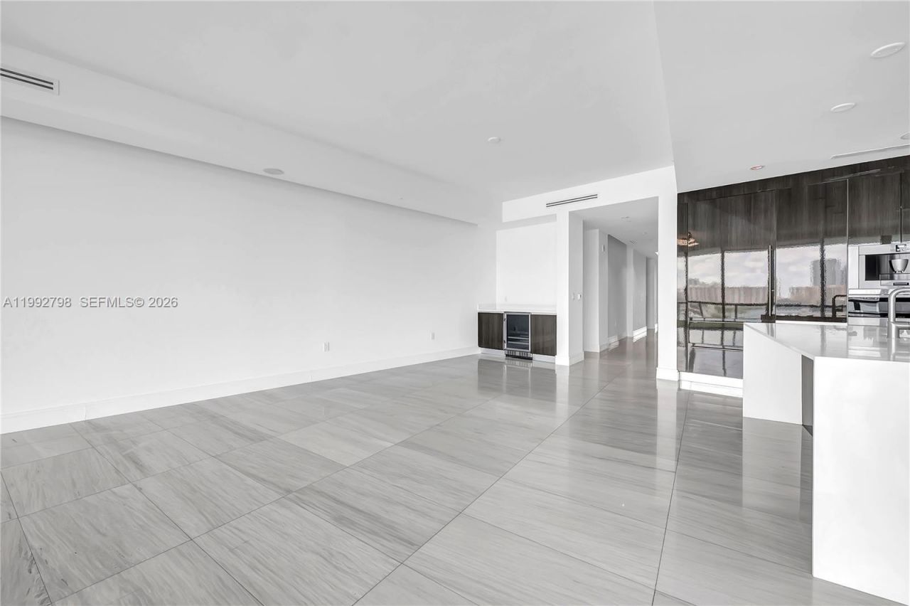 3300 NE 188th St, Unit 615, Aventura, FL 33180 Photo