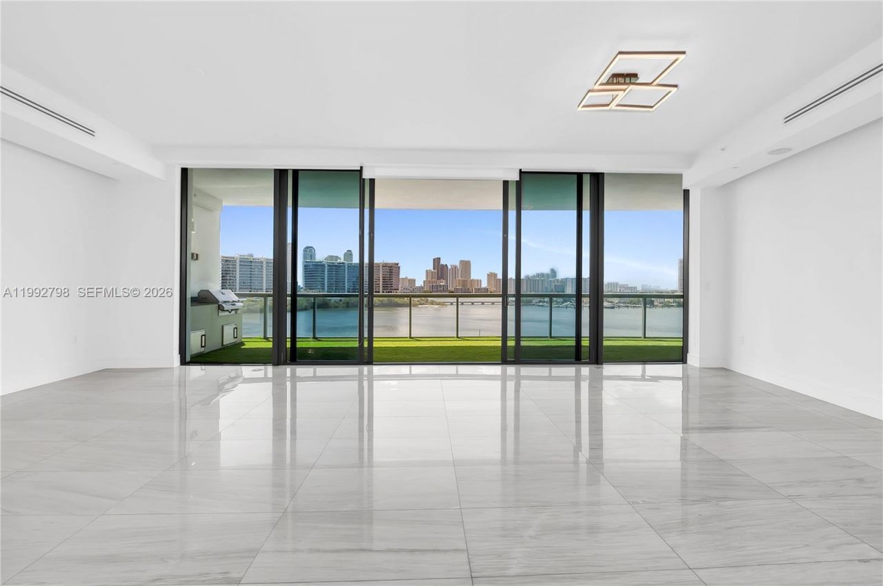 3300 NE 188th St, Unit 615, Aventura, FL 33180 Photo