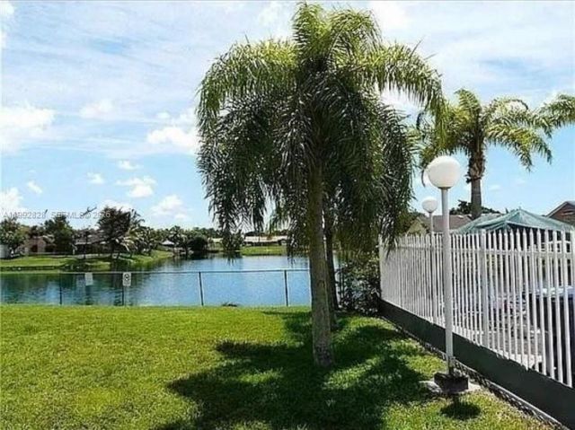 14907 SW 80th St, Unit 205, Miami, FL 33193 Photo