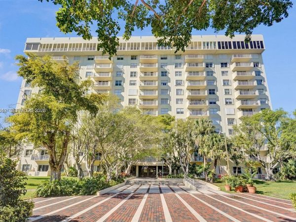 11111 Biscayne Blvd , Unit 7E, Miami, FL 33181