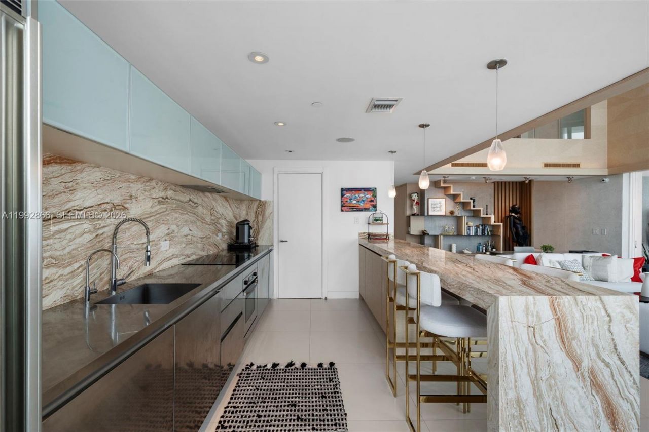 1040 Biscayne Blvd, Unit PH-4607, Miami, FL 33132 Photo