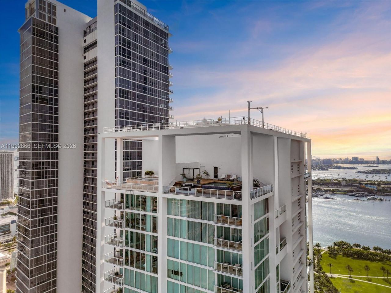 1040 Biscayne Blvd , Unit PH-4607, Miami, FL 33132 Photo