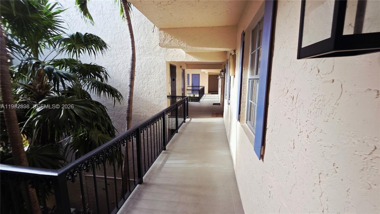 650 Tennis Club Dr, Unit 308, Fort Lauderdale, FL 33311 Photo