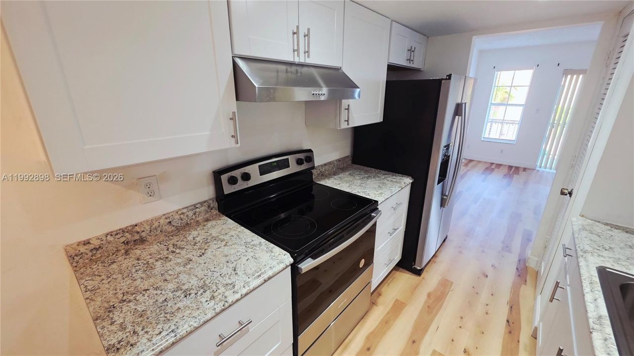 650 Tennis Club Dr, Unit 308, Fort Lauderdale, FL 33311 Photo