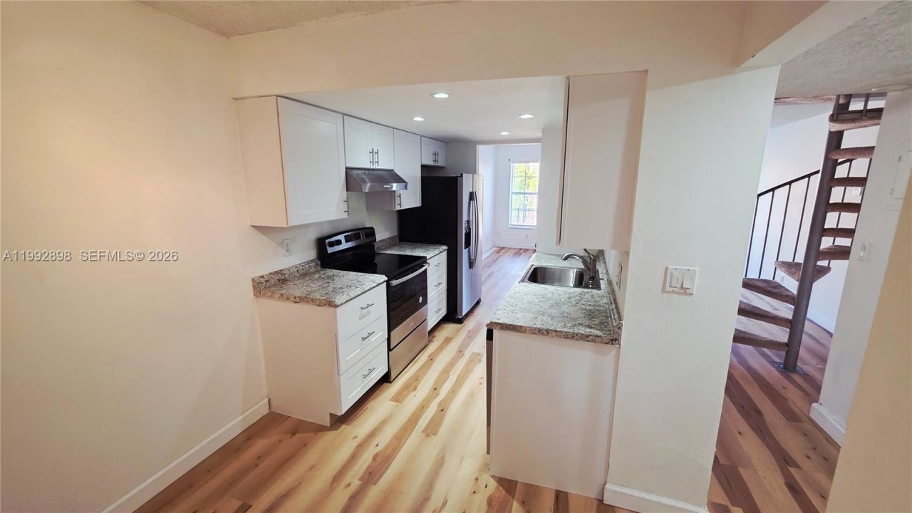 650 Tennis Club Dr, Unit 308, Fort Lauderdale, FL 33311 Photo