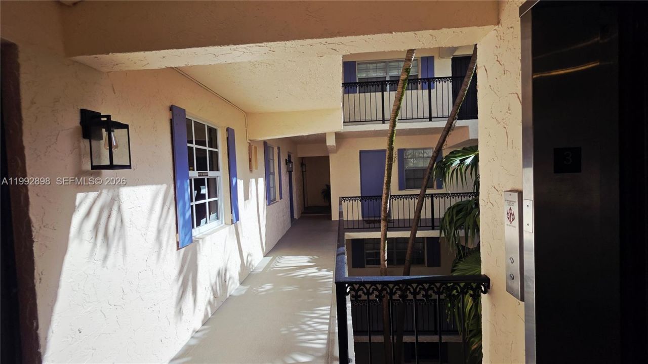 650 Tennis Club Dr, Unit 308, Fort Lauderdale, FL 33311 Photo
