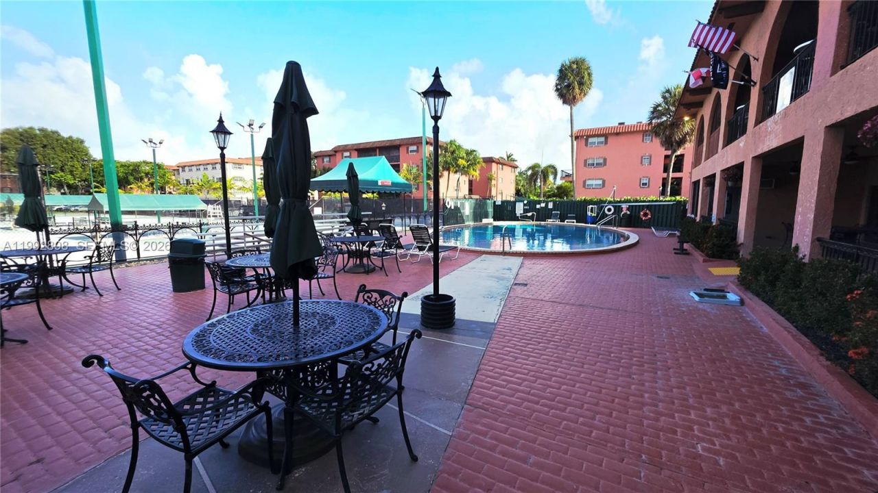 650 Tennis Club Dr, Unit 308, Fort Lauderdale, FL 33311 Photo