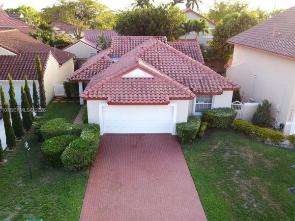 10380 NW 46th St , Doral, FL 33178