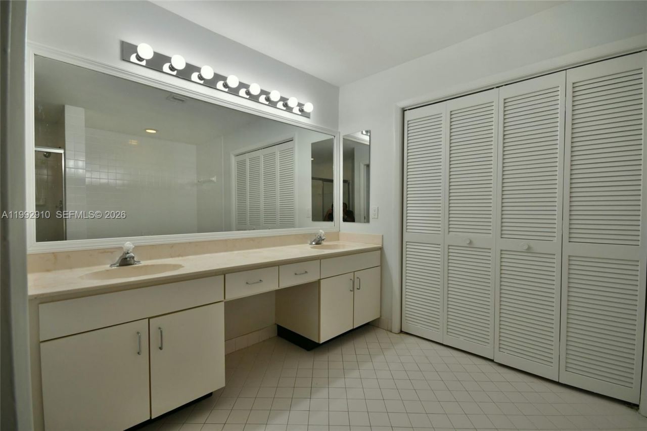 10380 NW 46th St , Doral, FL 33178 Photo