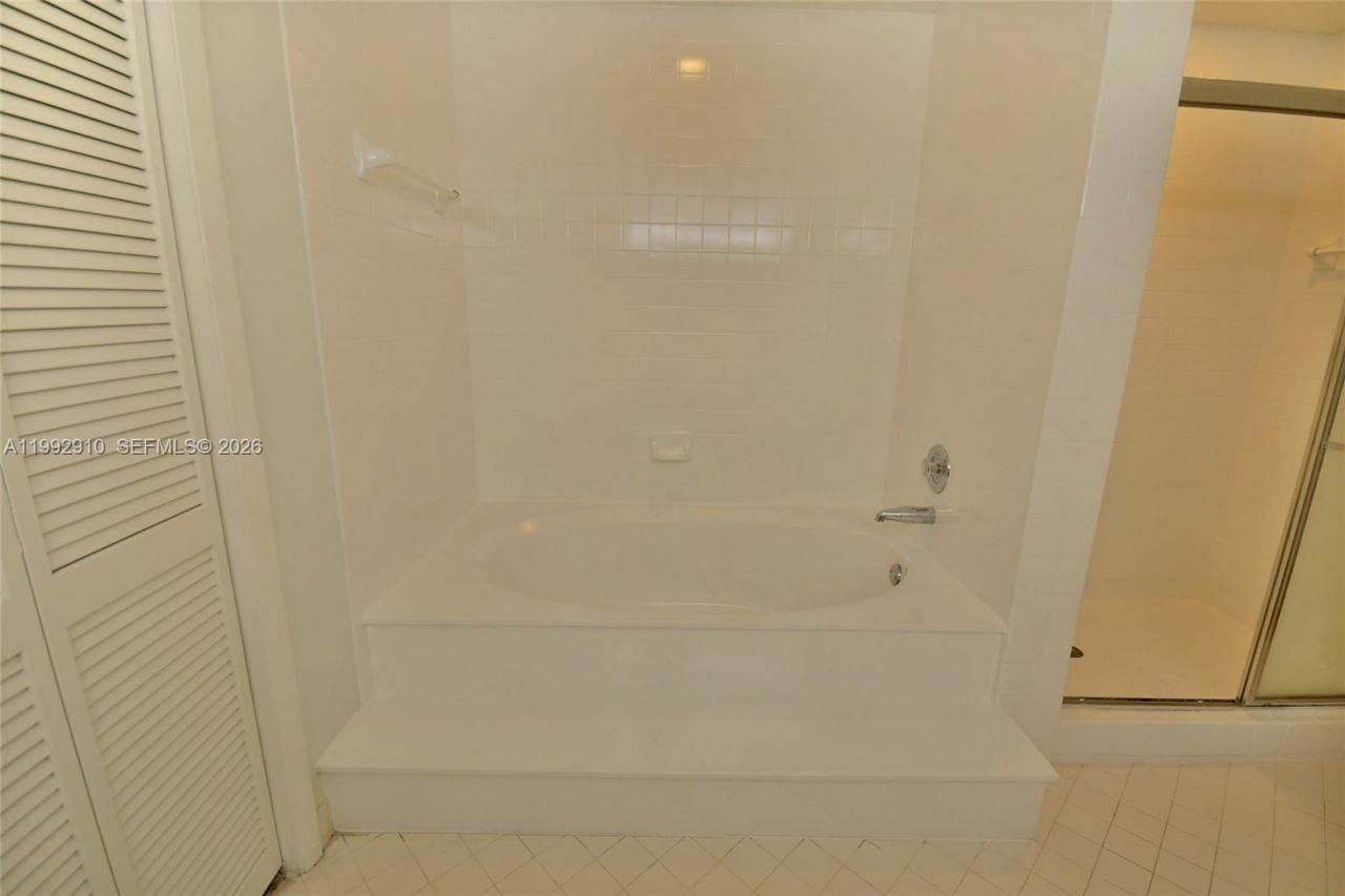 10380 NW 46th St , Doral, FL 33178 Photo