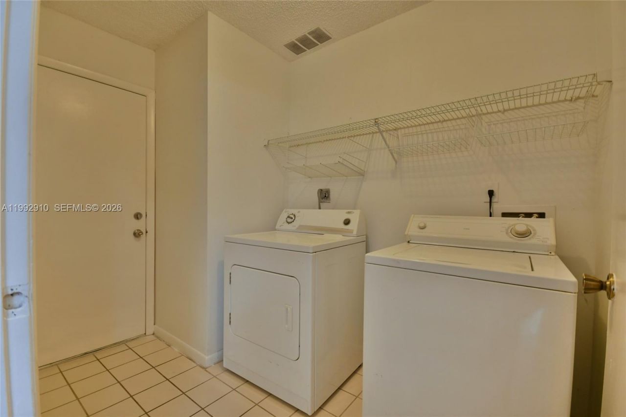 10380 NW 46th St , Doral, FL 33178 Photo