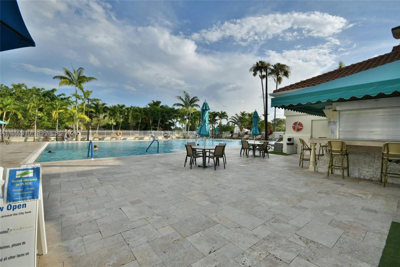 10380 NW 46th St , Doral, FL 33178 Photo