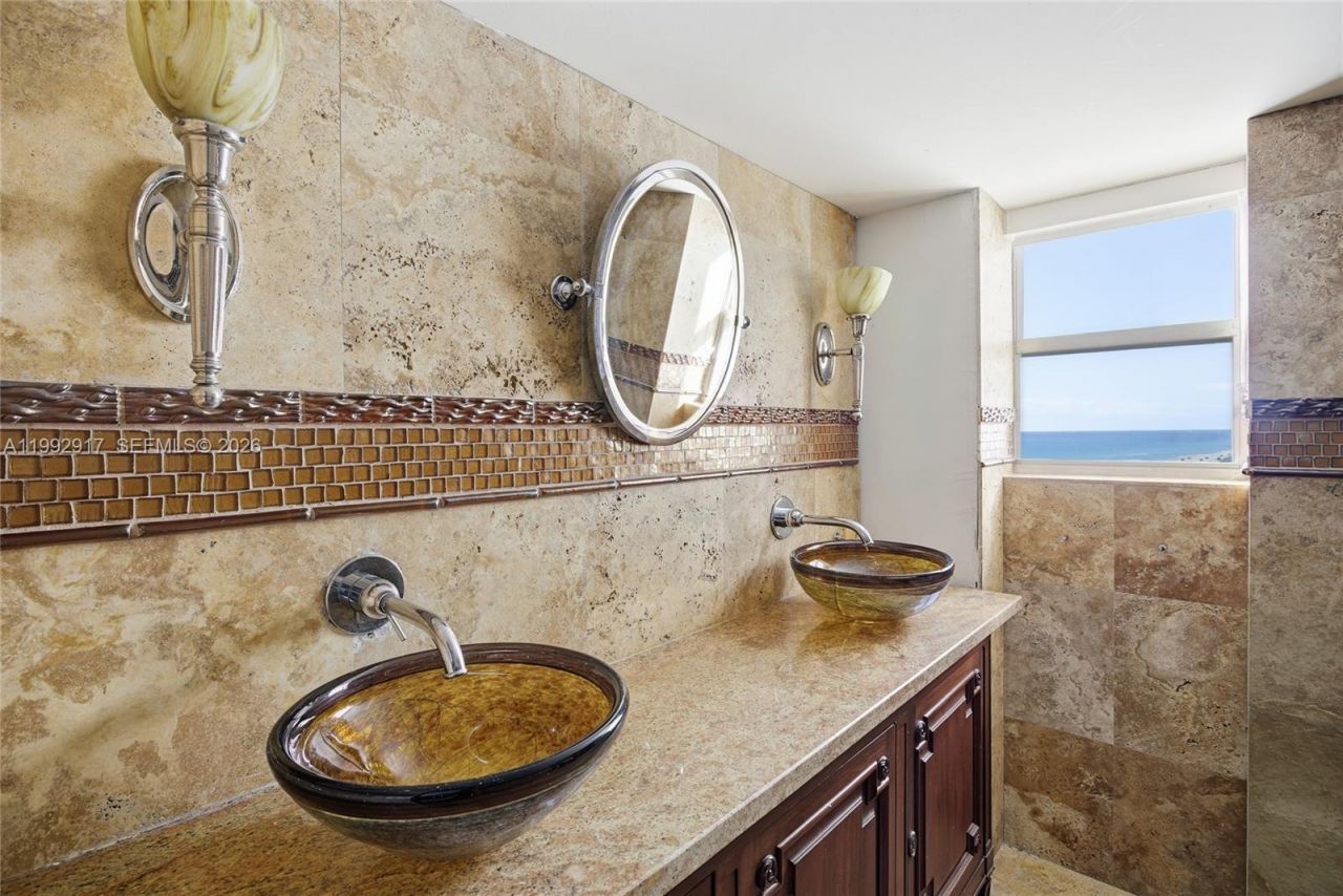 5555 Collins Ave, Unit 12N, Miami Beach, FL 33140 Photo